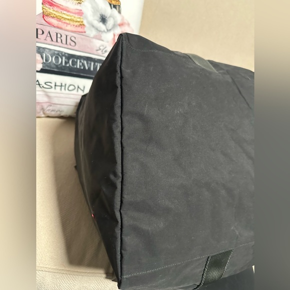 Prada sport duffle comes with authentication card - Picture 8 of 12